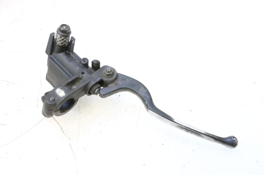 photo de CILINDRO MAESTRO DE FRENO TRASERO YAMAHA X-MAX XMAX 125 (2010 - 2013) - Detalles de los puntos de fijación