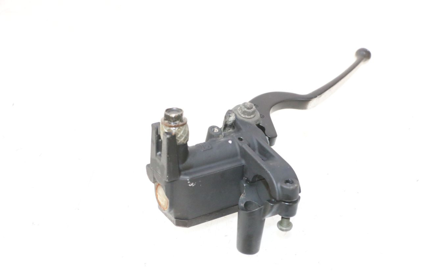 photo de CILINDRO MAESTRO DE FRENO TRASERO YAMAHA XMAX X-MAX 125 (2006 - 2009) - Detalles de los puntos de fijación