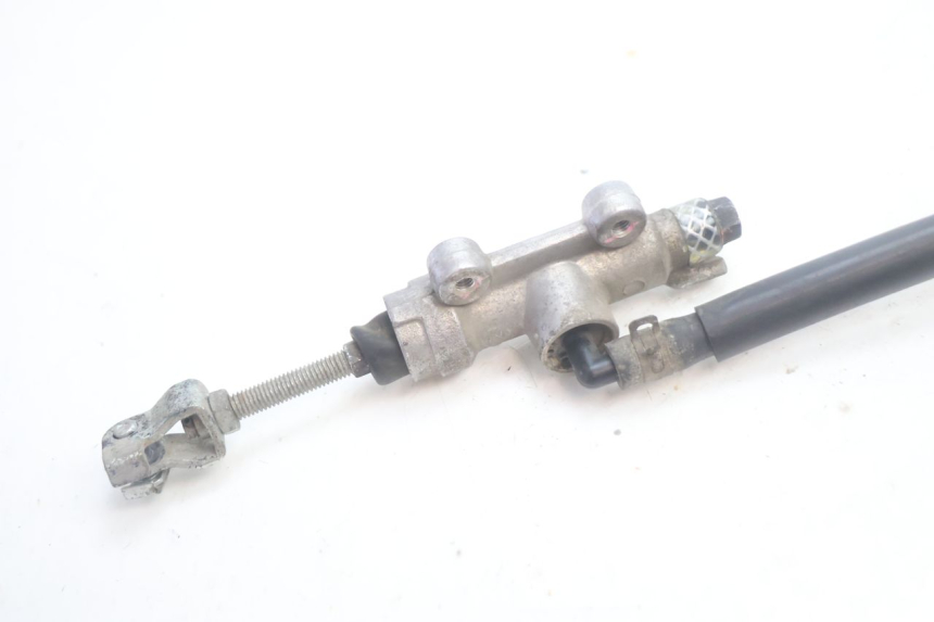 photo de BOMBA FRENO TRASERO HONDA XLV VARADERO 125 (2007 - 2012) - Primer plano técnico
