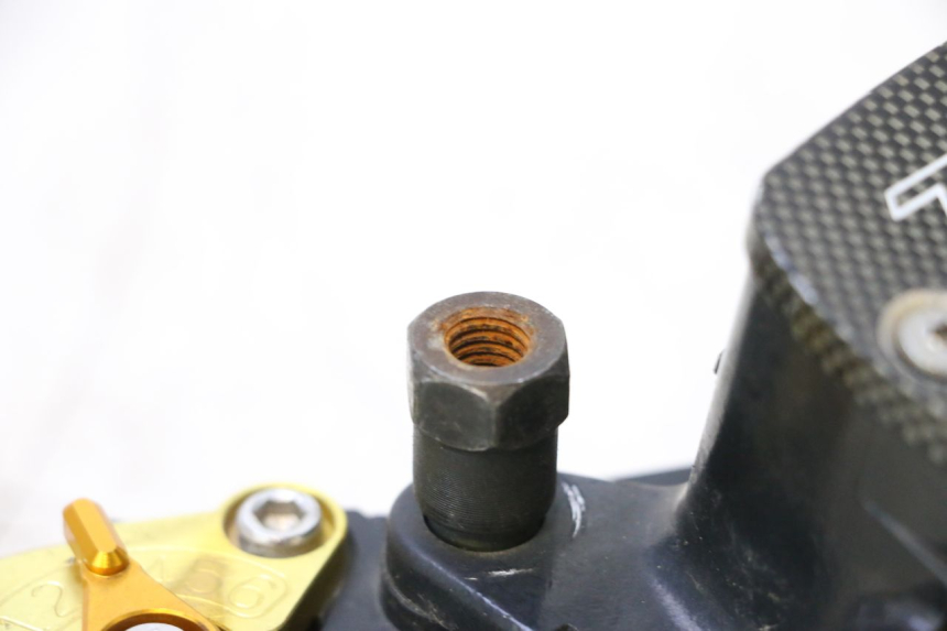 photo de BOMBA FRENO TRASERO YAMAHA XP T-MAX ABS 500 (2005 - 2005) - Primer plano técnico