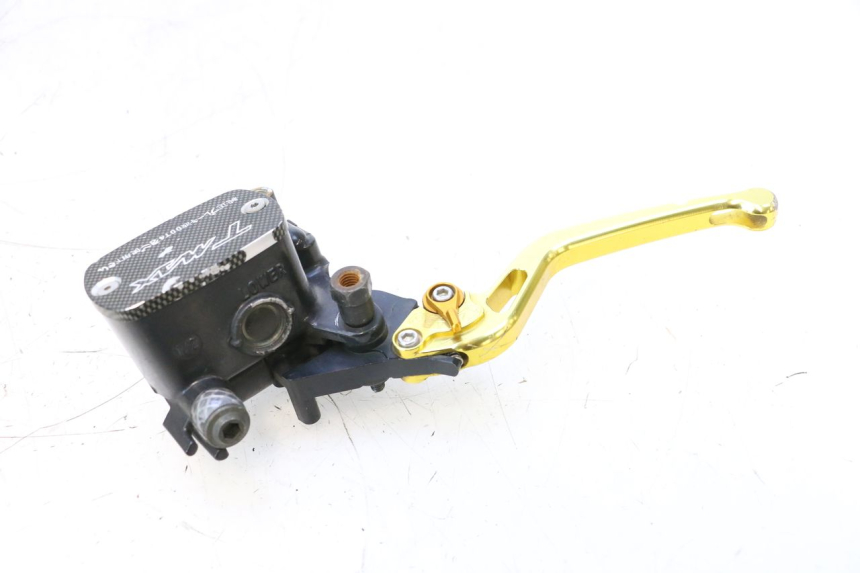 photo de BOMBA FRENO TRASERO YAMAHA XP T-MAX ABS 500 (2005 - 2005) - Detalles de los puntos de fijación