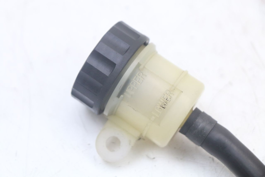 photo de CILINDRO MAESTRO DE FRENO TRASERO YAMAHA XT X 660 (2004 - 2016) - Primer plano técnico