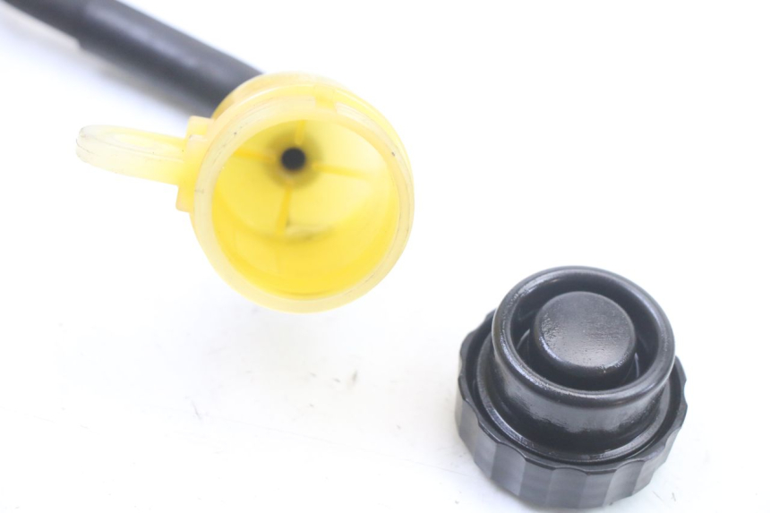 photo de BOMBA FRENO TRASERO YAMAHA XJ6 600 (2008 - 2016) - Primer plano técnico