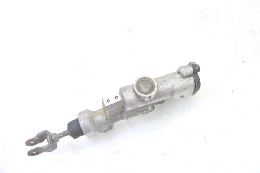 photo de BOMBA FRENO TRASERO YAMAHA YZ-F YZF 250 (2007 - 2013) - Primer plano técnico