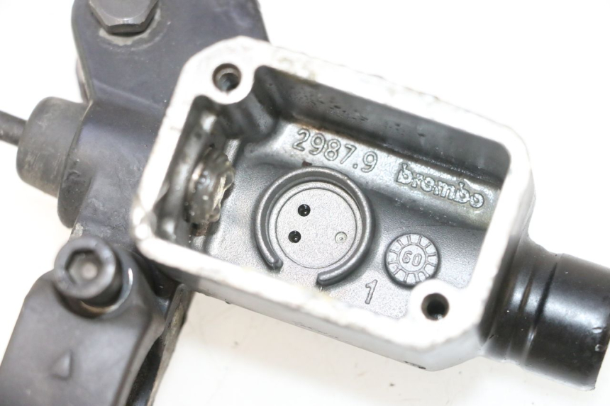 photo de BOMBA FRENO TRASERO YAMAHA YP MAJESTY 125 (2007 - 2010) - Características distintivas