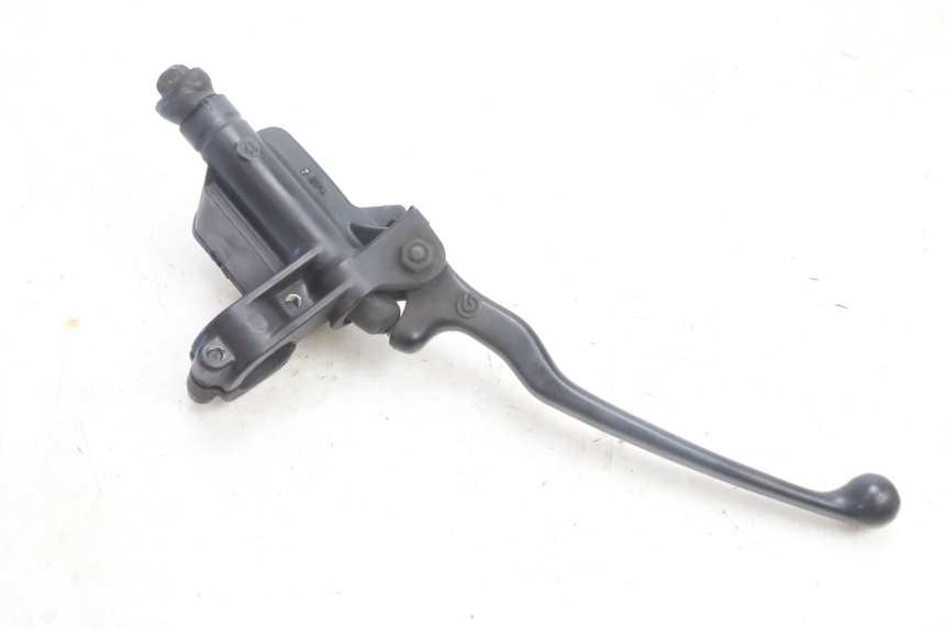 photo de BOMBA FRENO TRASERO YAMAHA YP MAJESTY 125 (2007 - 2010) - Otra perspectiva