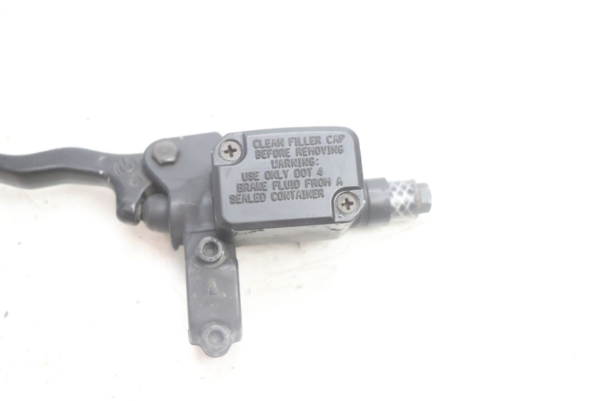 photo de CILINDRO MAESTRO DE FRENO TRASERO YAMAHA YP MAJESTY 125 (2002 - 2006) - Zoom estado de uso