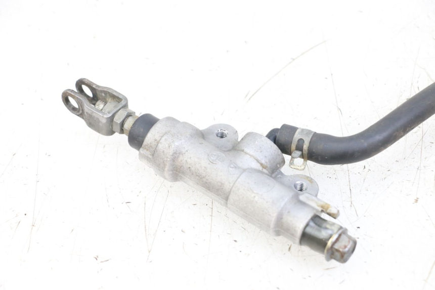 photo de CILINDRO MAESTRO DE FRENO TRASERO YAMAHA YZ 85 (2002 - 2018) - Primer plano técnico