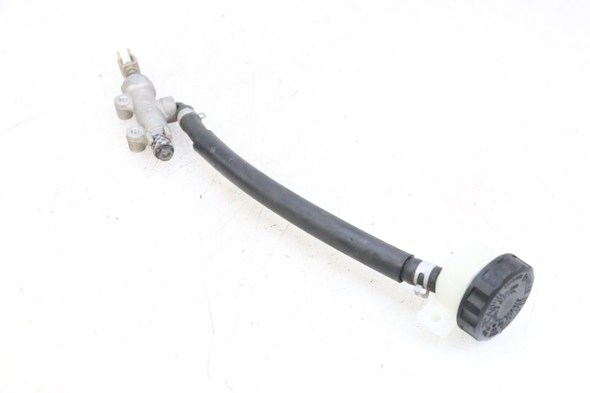 photo de BOMBA FRENO TRASERO KAWASAKI ZR 7 750 (1999 - 2004) - Primer plano técnico