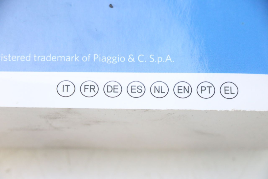 photo de MANUAL DEL USUARIO PIAGGIO MP3 HPE 530 (2022 - 2026) - Estado de la superficie y material