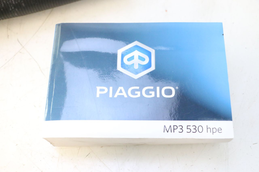 photo de MANUAL DEL USUARIO PIAGGIO MP3 HPE 530 (2022 - 2026) - Marcados y referencias originales