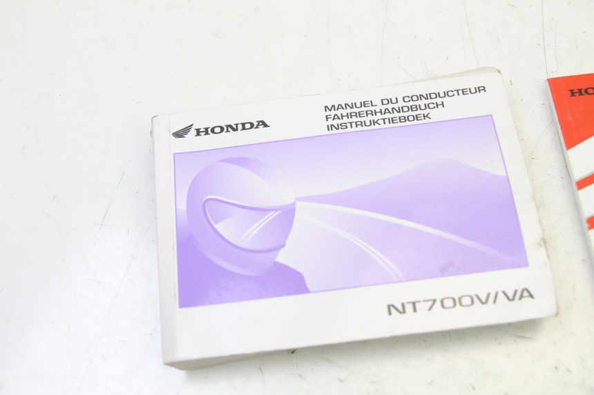 photo de MANUAL DEL USUARIO HONDA NTV DEAUVILLE ABS 700 (2007 - 2016) - Detalle de la pieza