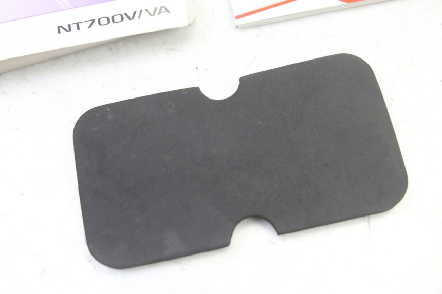 photo de MANUAL DEL USUARIO HONDA NTV DEAUVILLE ABS 700 (2007 - 2016) - Otra perspectiva