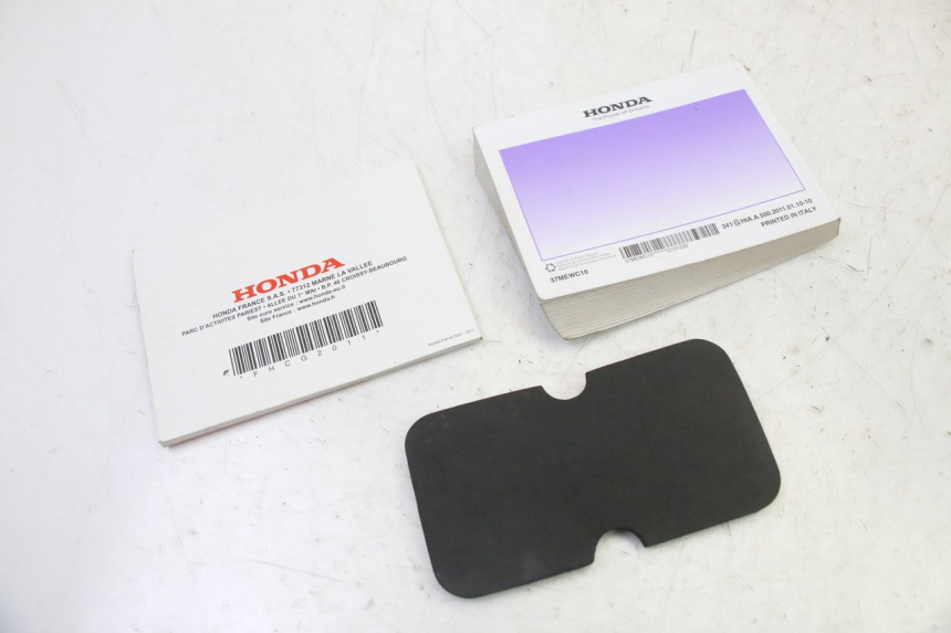 photo de MANUAL DEL USUARIO HONDA NTV DEAUVILLE ABS 700 (2007 - 2016) - Primer plano técnico