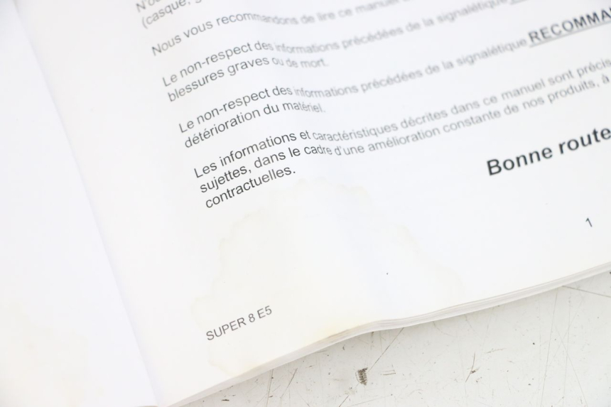 photo de MANUAL DEL USUARIO KYMCO SUPER 8 4T 50 (2021 - 2024) - Primer plano técnico