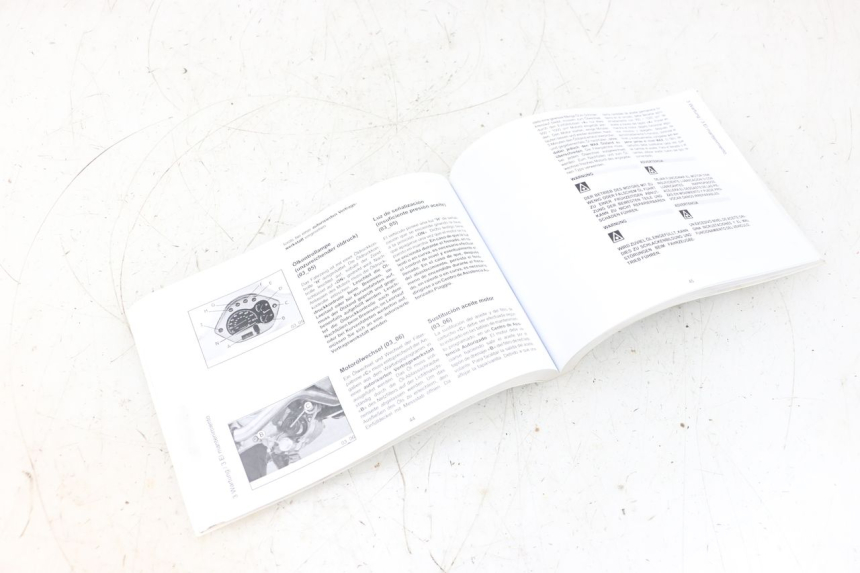 photo de MANUAL DEL USUARIO PIAGGIO VESPA GTS SUPER IE 125 (2009 - 2016) - Primer plano técnico