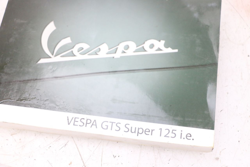 photo de MANUAL DEL USUARIO PIAGGIO VESPA GTS SUPER IE 125 (2009 - 2016) - Estado de la superficie y material