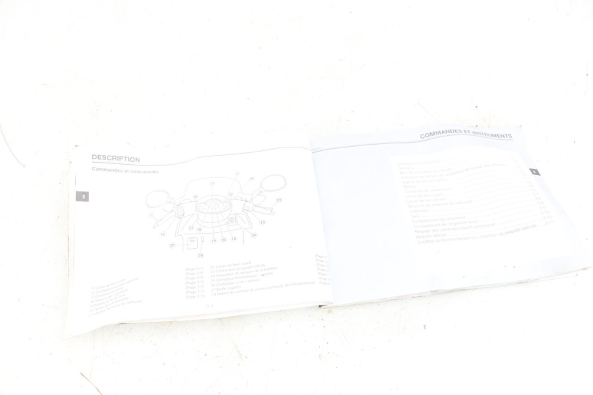 photo de MANUAL DEL USUARIO YAMAHA YP MAJESTY 125 (2002 - 2006) - Primer plano técnico