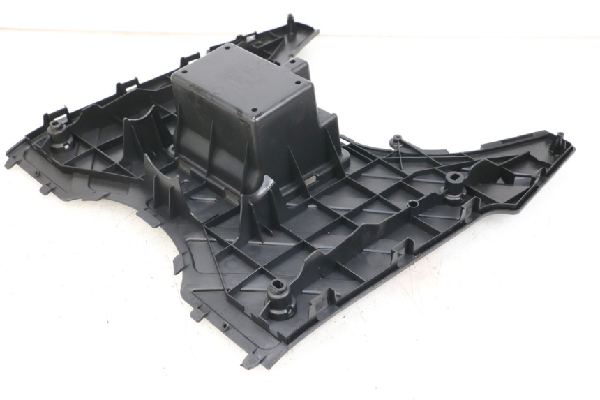 photo de TAPA REPOSAPIES DAELIM A-FOUR 2T 50 (2005 - 2012) - Estado de la superficie y material