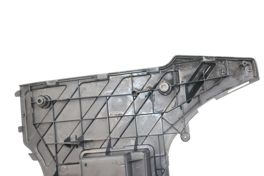 photo de TAPA REPOSAPIES DAELIM A-FOUR 2T 50 (2005 - 2012) - Marcados y referencias originales