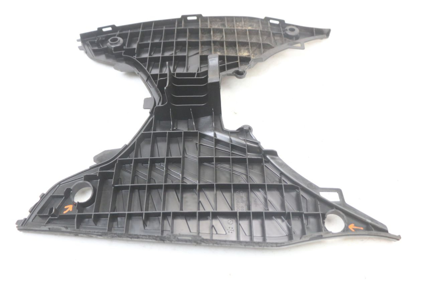 photo de TAPA REPOSAPIES SUZUKI ADDRESS 110 (2015 - 2020) - Primer plano técnico