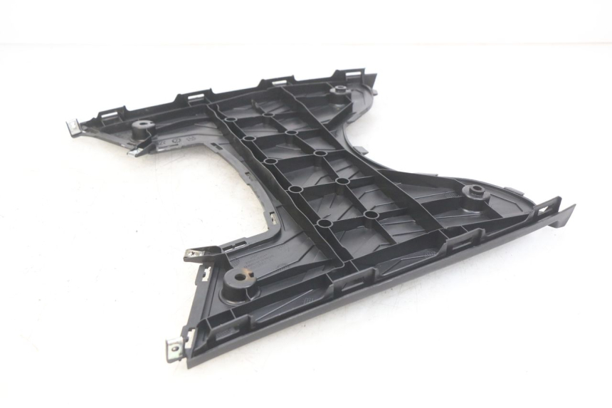 photo de ESTRIBO KYMCO AGILITY 16+ 4T 50 (2018 - 2023) - Otra perspectiva