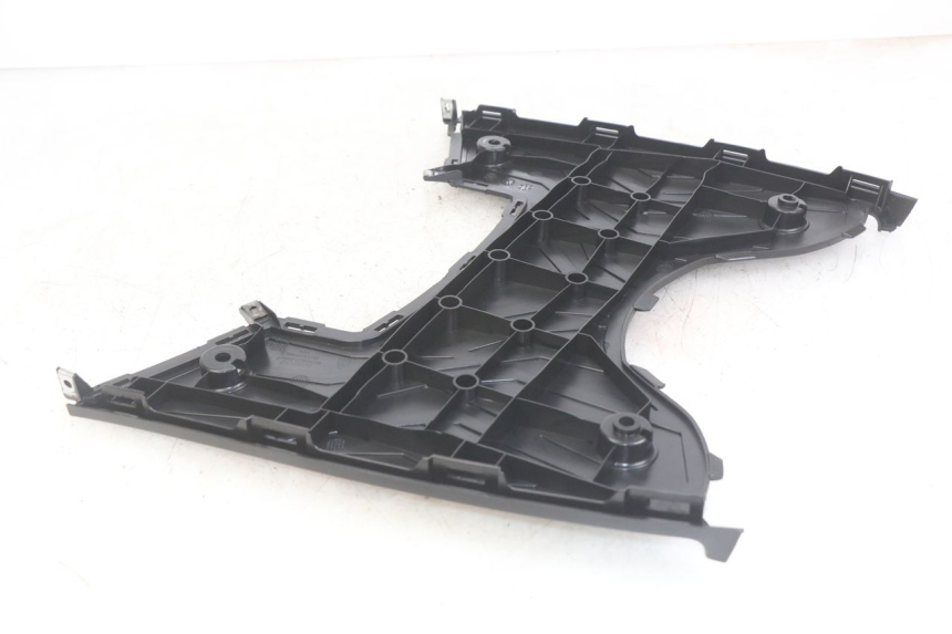 photo de ESTRIBO KYMCO AGILITY 16+ 4T 50 (2018 - 2023) - Detalles de los puntos de fijación