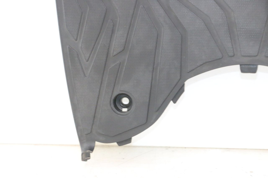 photo de TAPA REPOSAPIES KYMCO AGILITY CITY 16P 125 (2015 - 2024) - Zoom estado de uso