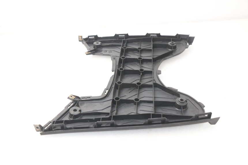 photo de TAPA REPOSAPIES KYMCO AGILITY CITY 2T 50 (2008 - 2016) - Zoom estado de uso