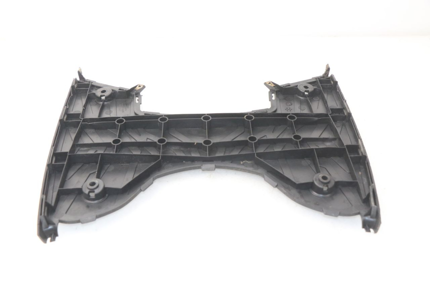 photo de TAPA REPOSAPIES KYMCO AGILITY CITY 2T 50 (2008 - 2016) - Otra perspectiva