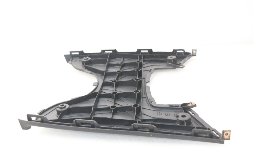 photo de TAPA REPOSAPIES KYMCO AGILITY CITY 2T 50 (2008 - 2016) - Primer plano técnico