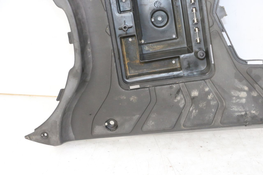 photo de TAPA REPOSAPIES KYMCO AGILITY NAKED RENOUVO 2T 50 (2011 - 2018) - Foto de producto adicional