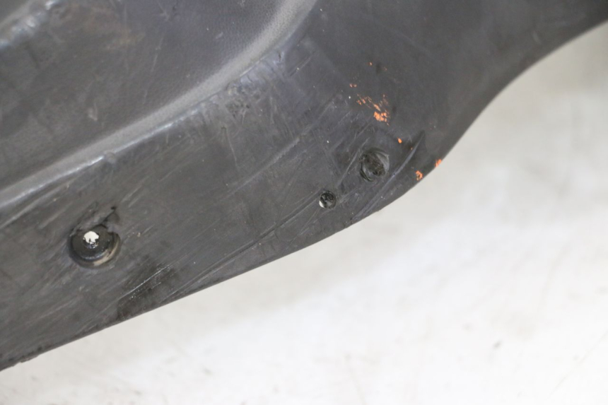 photo de TAPA REPOSAPIES KYMCO AGILITY NAKED RENOUVO 2T 50 (2011 - 2018) - Marcados y referencias originales