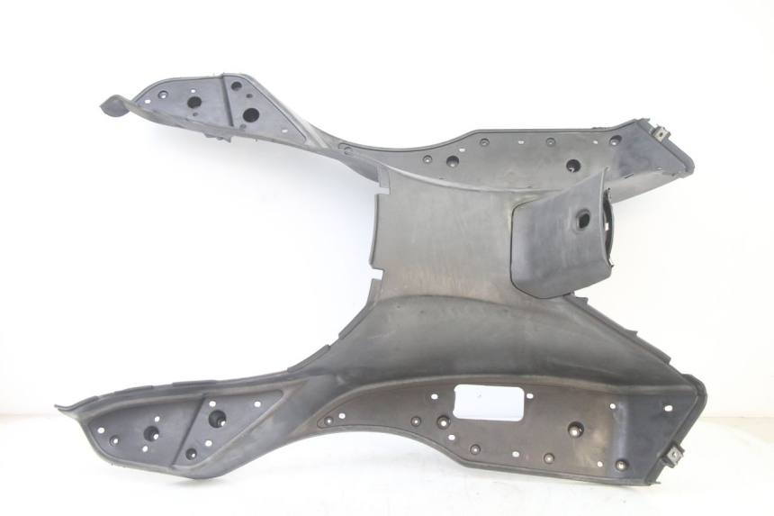 photo de TAPA REPOSAPIES APRILIA ATLANTIC 125 (2003 - 2009) - Detalle de la pieza