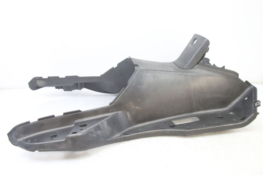 photo de TAPA REPOSAPIES APRILIA ATLANTIC 125 (2003 - 2009) - Primer plano técnico