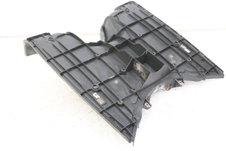 photo de TAPA REPOSAPIES APRILIA SR MOTARD 50 (2012 - 2018) - Detalle de la pieza