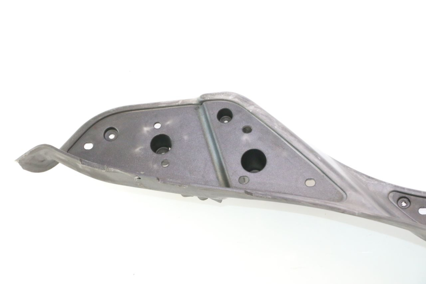 photo de TAPA REPOSAPIES APRILIA ATLANTIC S 125 (2010 - 2013) - Detalle de la pieza