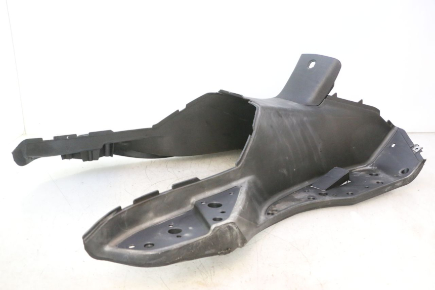 photo de TAPA REPOSAPIES APRILIA ATLANTIC S 125 (2010 - 2013) - Foto de producto adicional