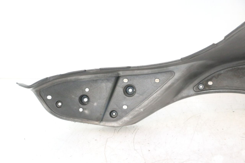 photo de TAPA REPOSAPIES APRILIA ATLANTIC S 125 (2010 - 2013) - Zoom estado de uso