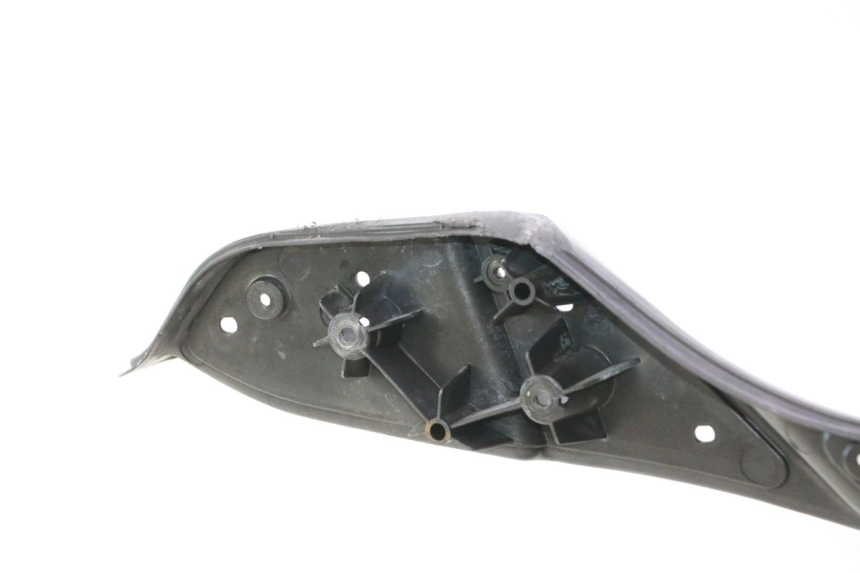 photo de TAPA REPOSAPIES APRILIA ATLANTIC S 125 (2010 - 2013) - Recambio usado revisado
