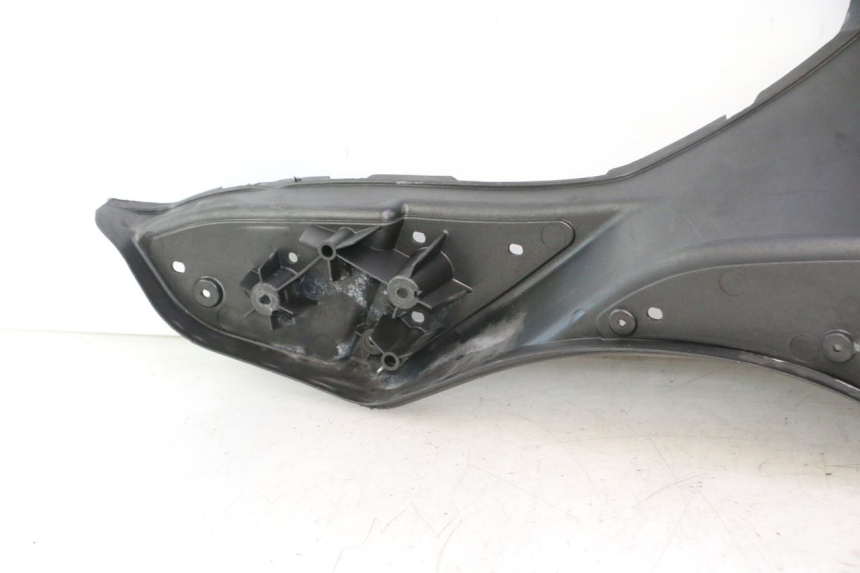 photo de TAPA REPOSAPIES APRILIA ATLANTIC S 125 (2010 - 2013) - Marcados y referencias originales