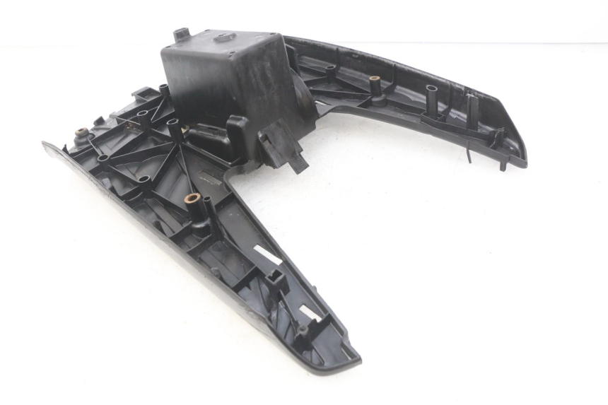 photo de TAPA REPOSAPIES MBK BOOSTER NEXT GENERATION 50 (2004 - 2007) - Zoom estado de uso