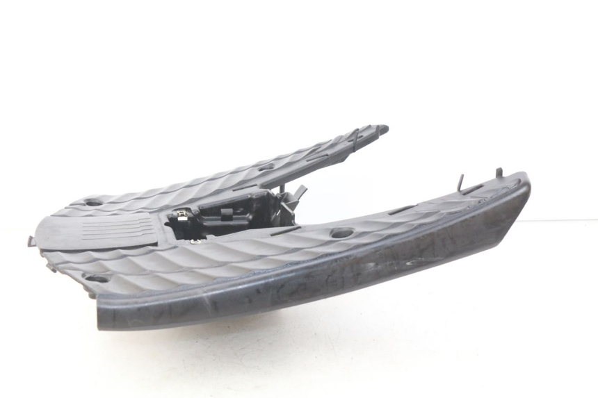 photo de TAPA REPOSAPIES MBK BOOSTER NEXT GENERATION 50 (2004 - 2007) - Primer plano técnico