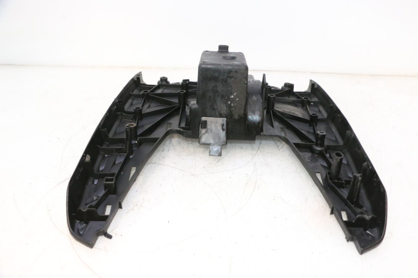 photo de TAPA REPOSAPIES MBK BOOSTER ROCKET 50 (1995 - 1998) - Primer plano de alta resolución