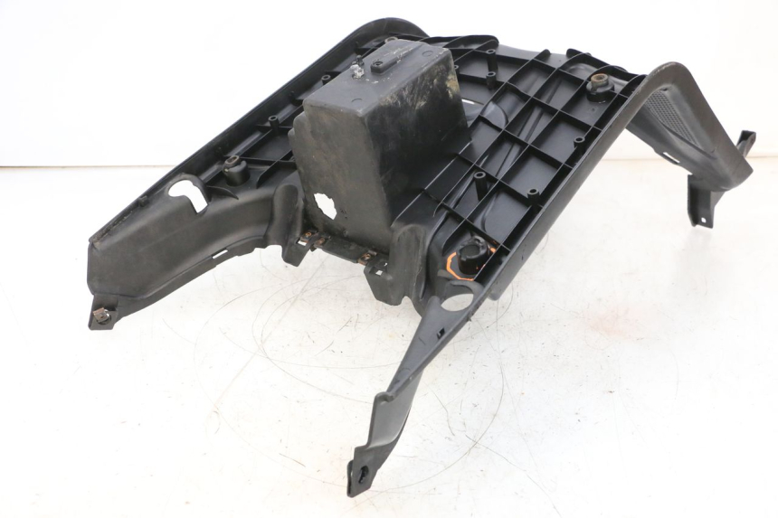 photo de TAPA REPOSAPIES MBK BOOSTER SPIRIT NAKED 50 (2004 - 2017) - Estado de la superficie y material