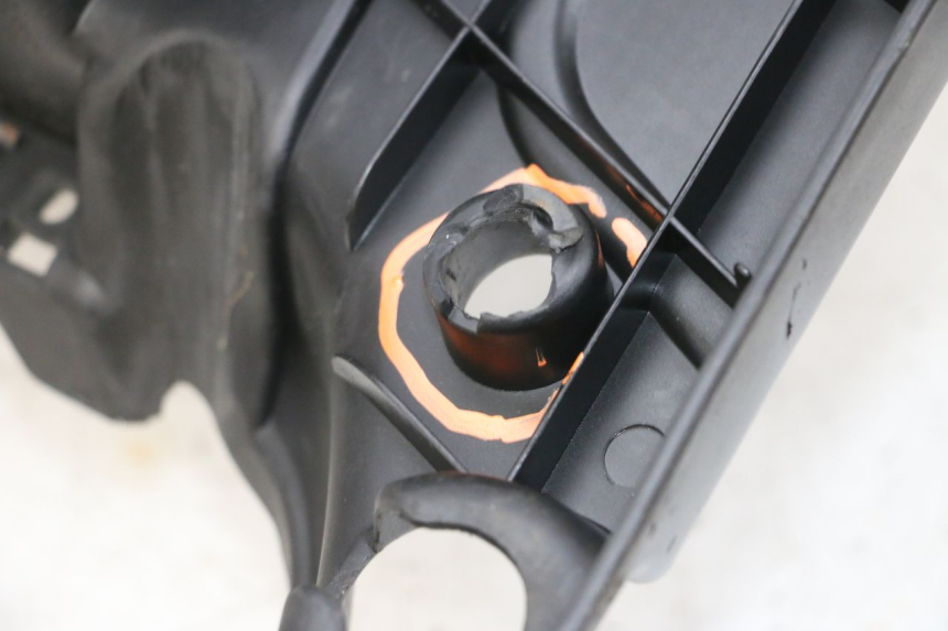 photo de TAPA REPOSAPIES MBK BOOSTER SPIRIT NAKED 50 (2004 - 2017) - Recambio usado revisado