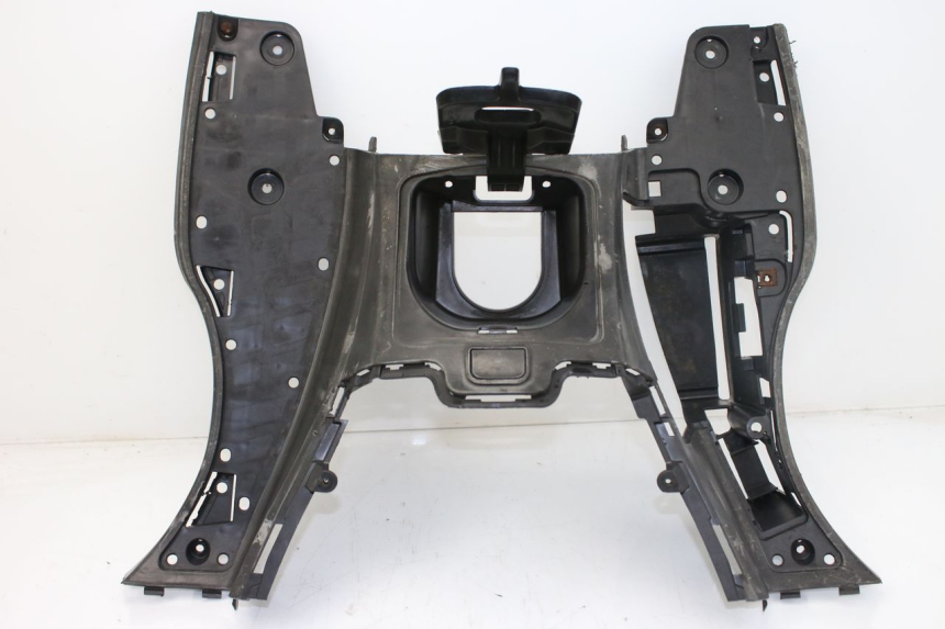 photo de ESTRIBO SUZUKI BURGMAN 125 (2007 - 2014) - Detalle de la pieza