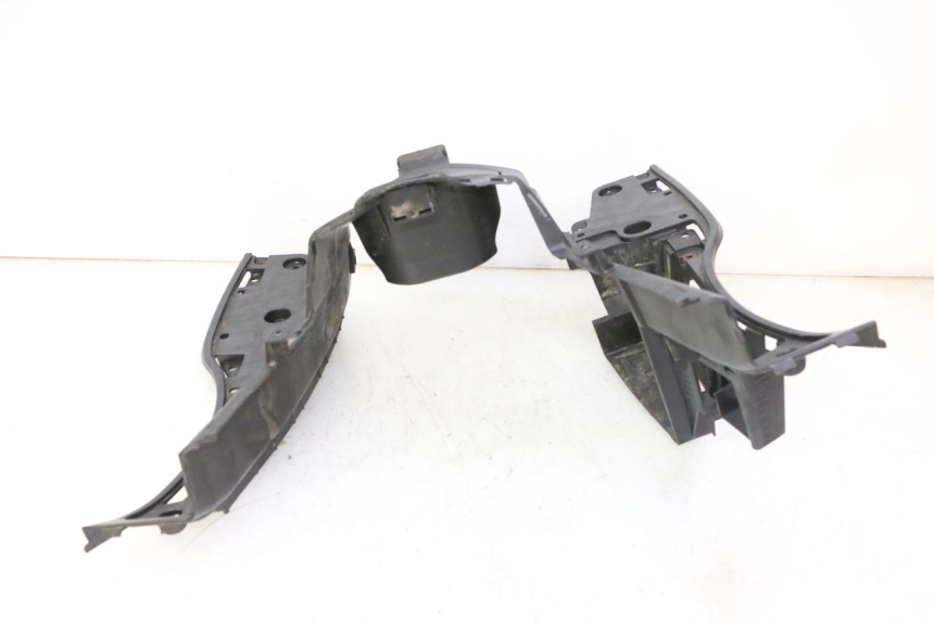 photo de ESTRIBO SUZUKI BURGMAN 125 (2007 - 2014) - Primer plano técnico