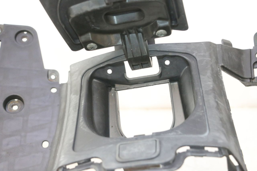 photo de ESTRIBO SUZUKI BURGMAN 125 (2007 - 2014) - Detalle de la pieza