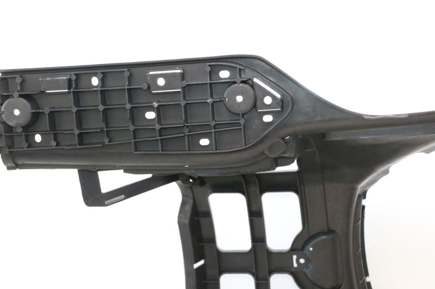 photo de TAPA REPOSAPIES SUZUKI BURGMAN EXECUTIVE ABS 650 (2006 - 2012) - Características distintivas